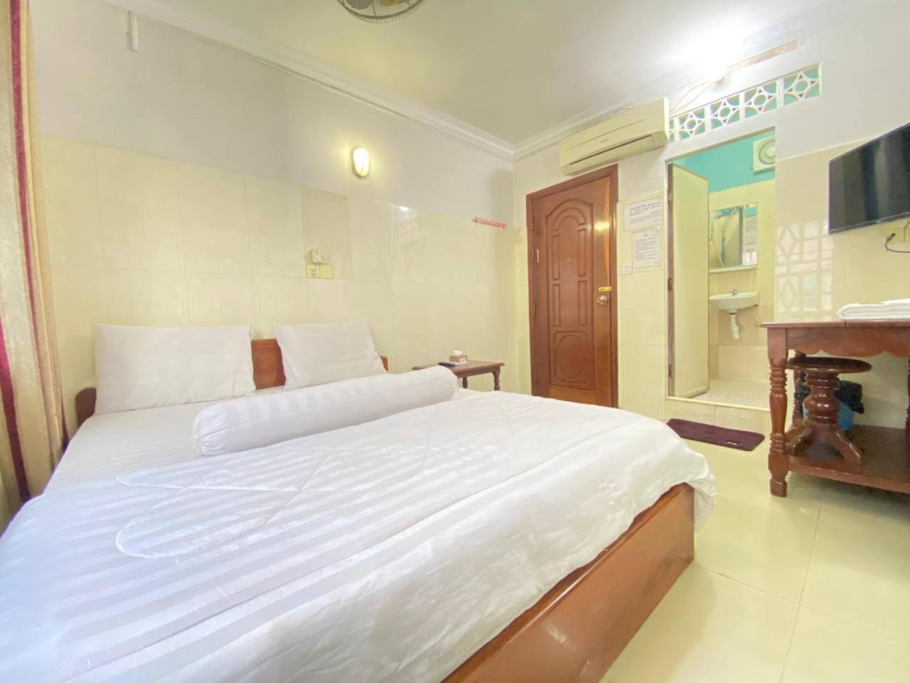 Empire House, Phnom Penh Hotel Exterior foto